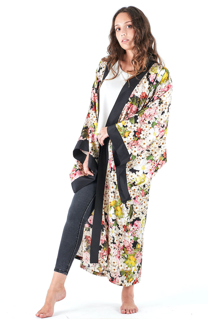 kimono-in-seta-con-fantasia-fiori-giapponesi-atelier-di-monica-shooting